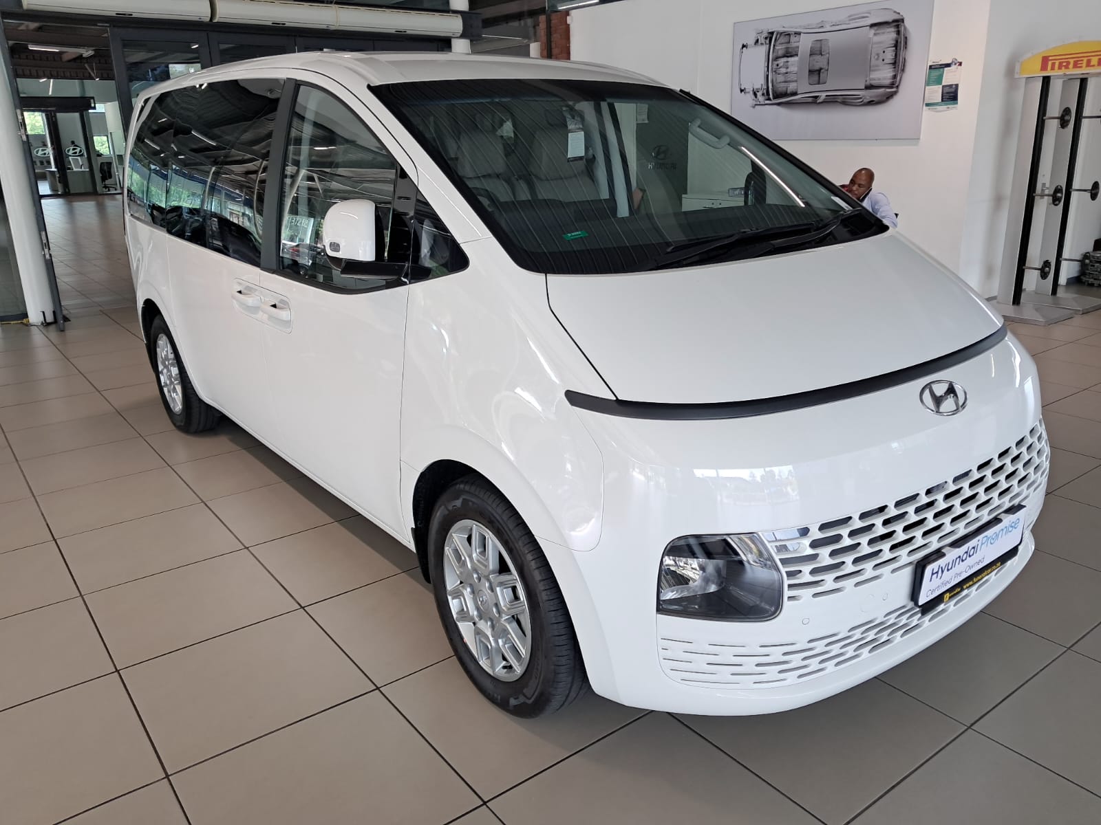 Hyundai Staria 2.2D Auto