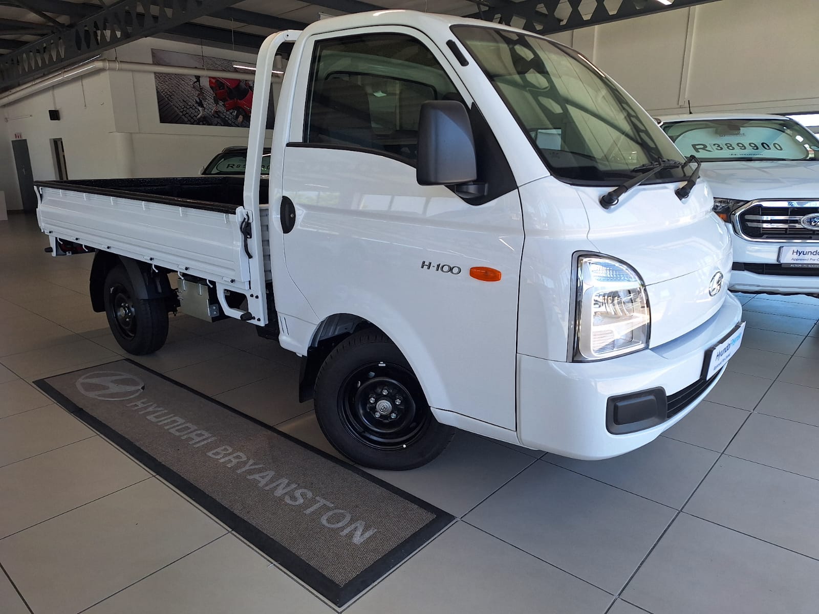 Hyundai H100 2.6 D Euro II Dropside Aircon