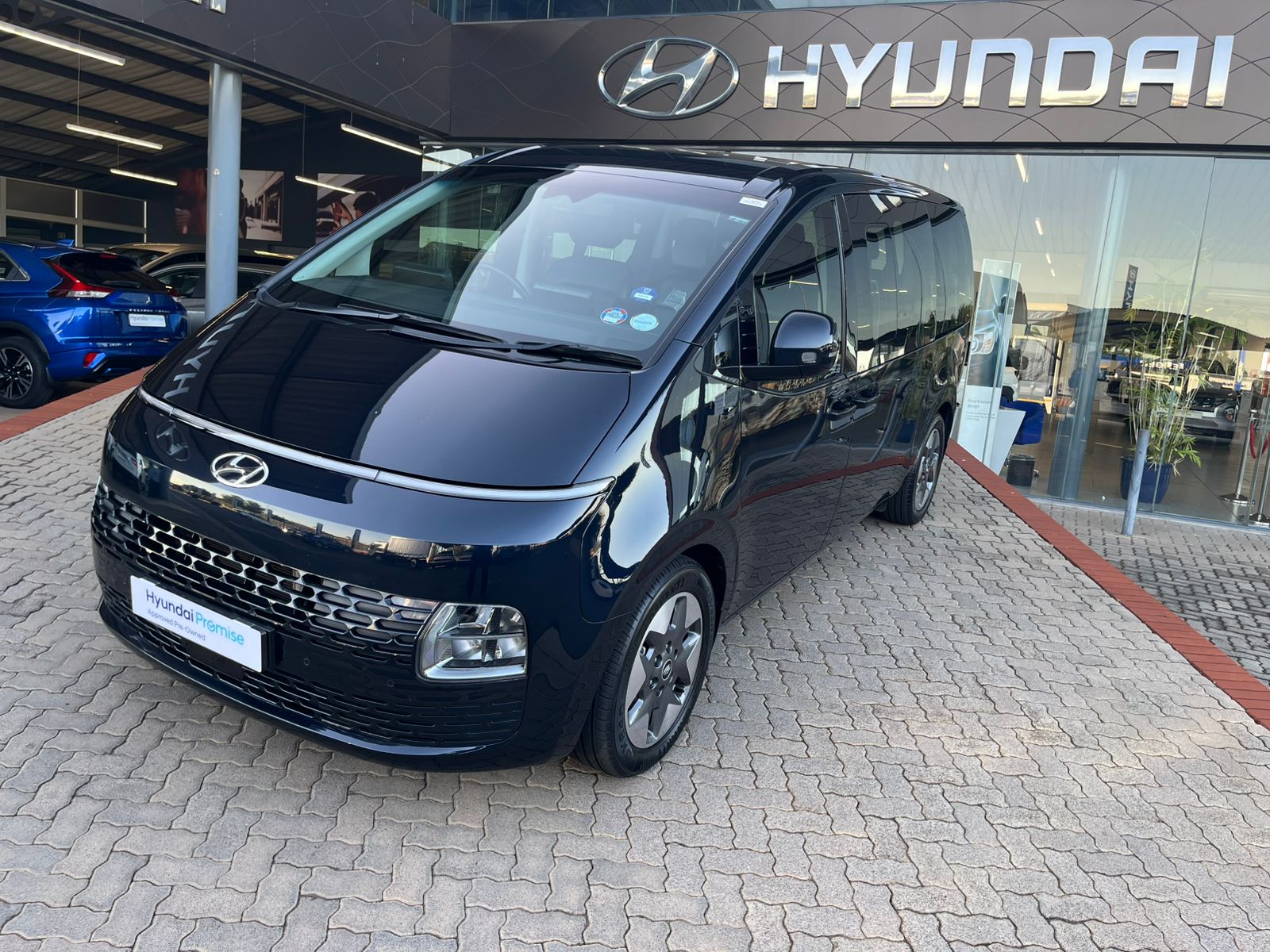 Hyundai Staria 2.2D Elite (9 Seater)