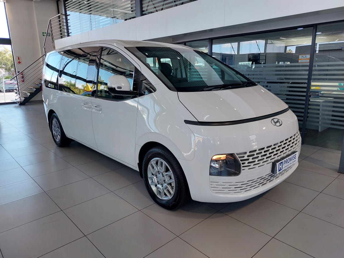 Hyundai Staria 2.2D Executive (9 Seater)