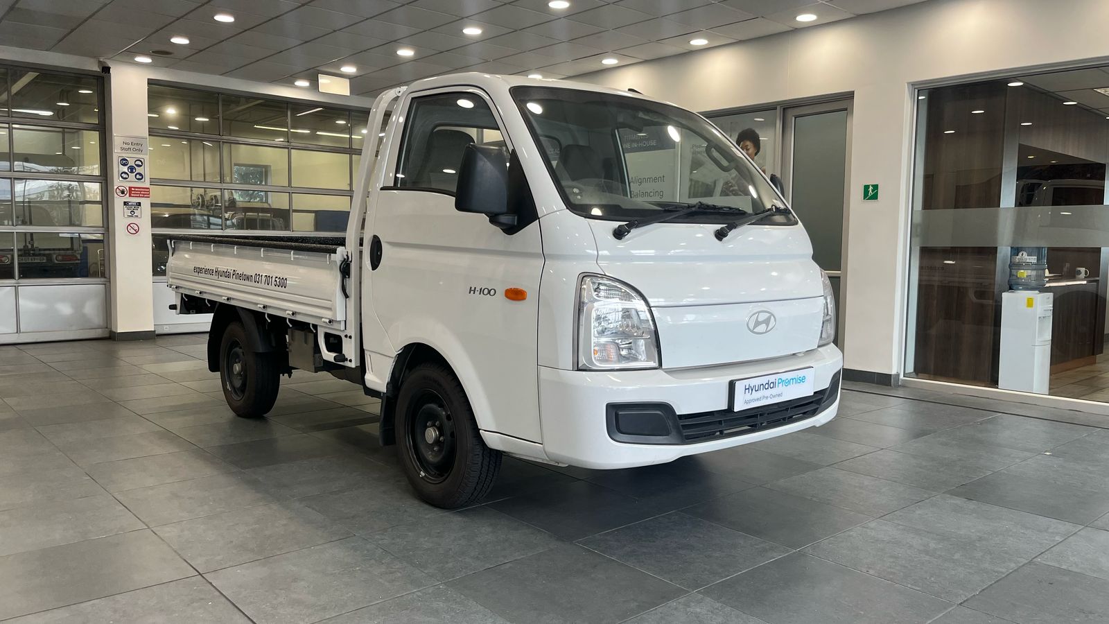 Hyundai H100 2.6 D Euro II Dropside Aircon