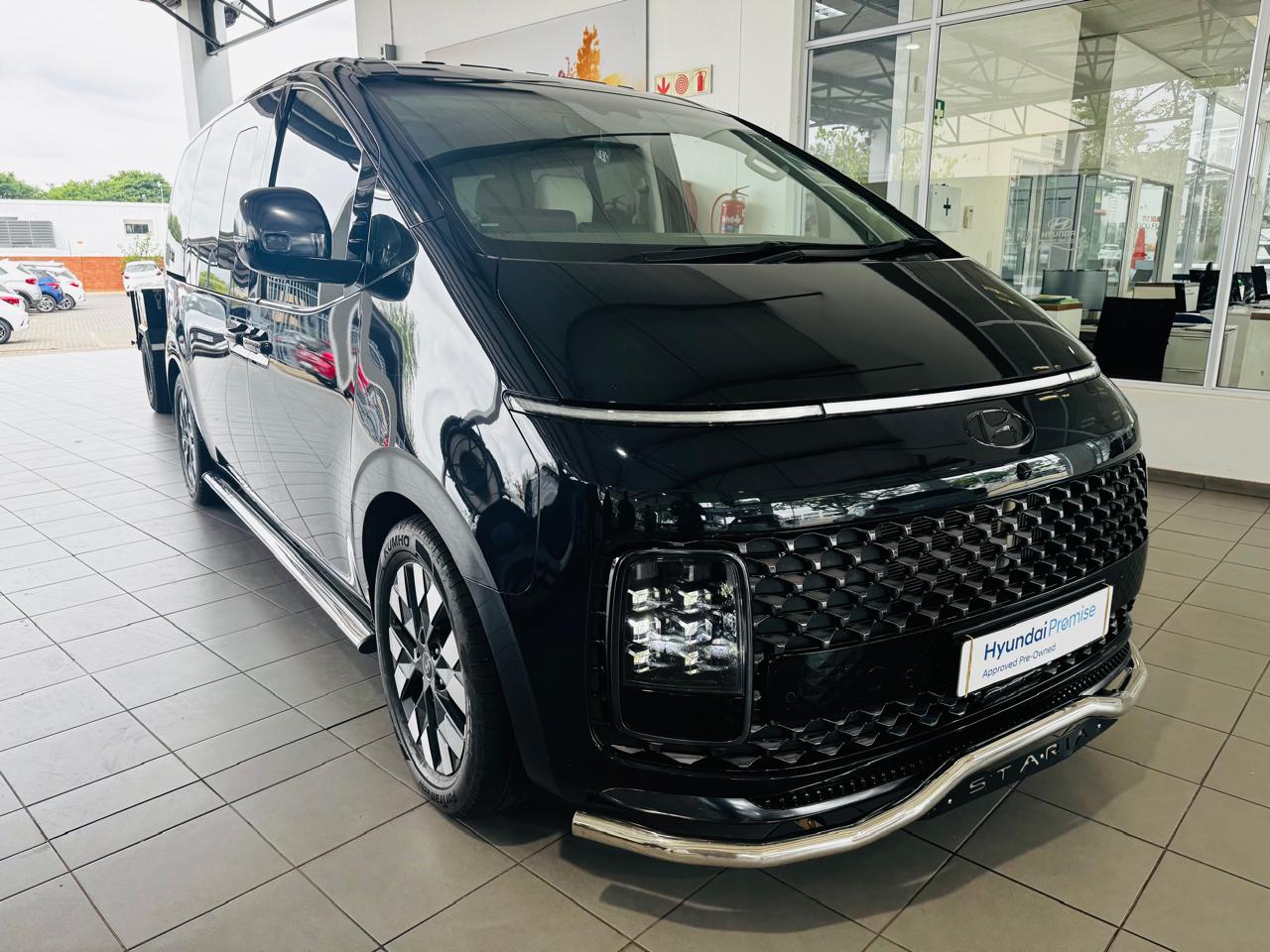 Hyundai Staria 2.2D Luxury (9 Seater)
