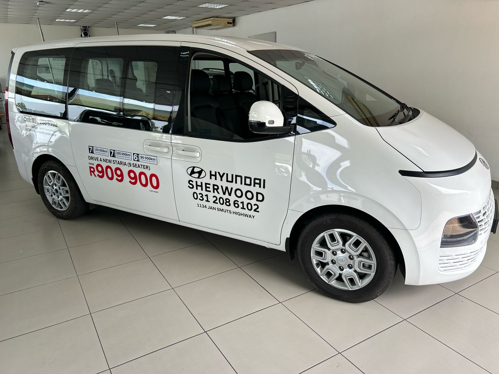 Hyundai Staria 2.2D Executive (9 Seater)