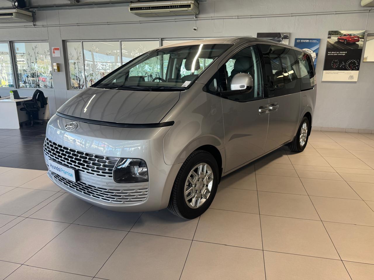 Hyundai Staria 2.2D Executive (9 Seater)