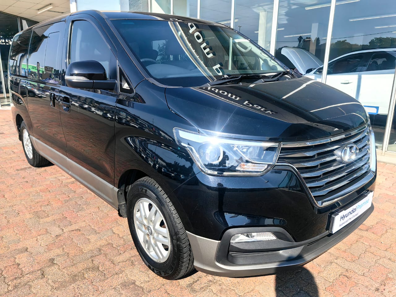 Hyundai H1 2.5 CRDi Elite Auto 12 Seater for sale in Gauteng ...