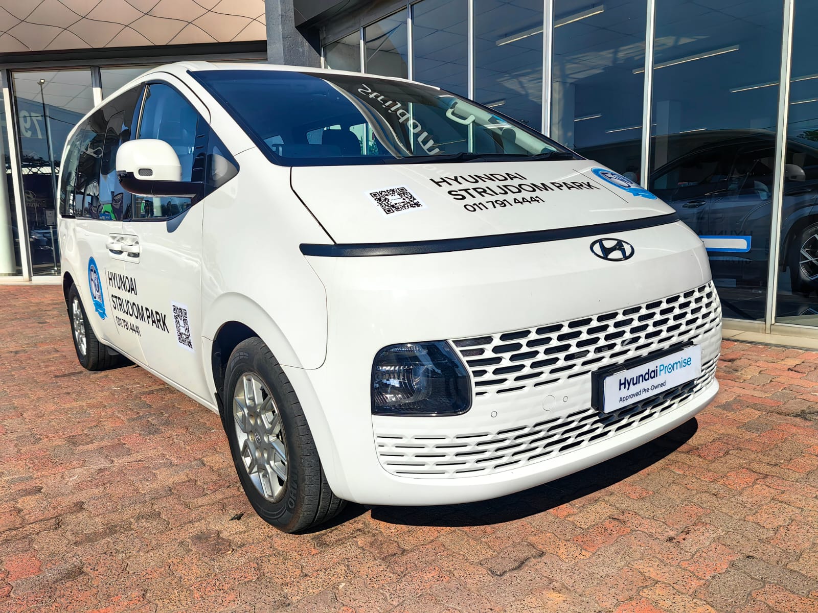 Hyundai Staria 2.2D Executive (9 Seater)