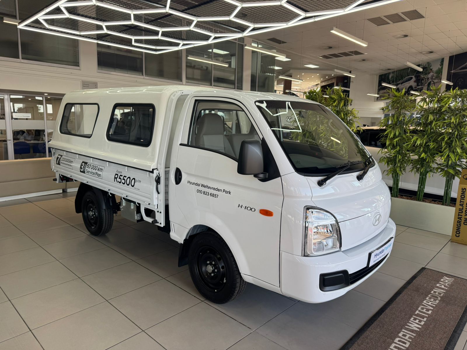 Hyundai H100 2.6 D Euro II Dropside Aircon