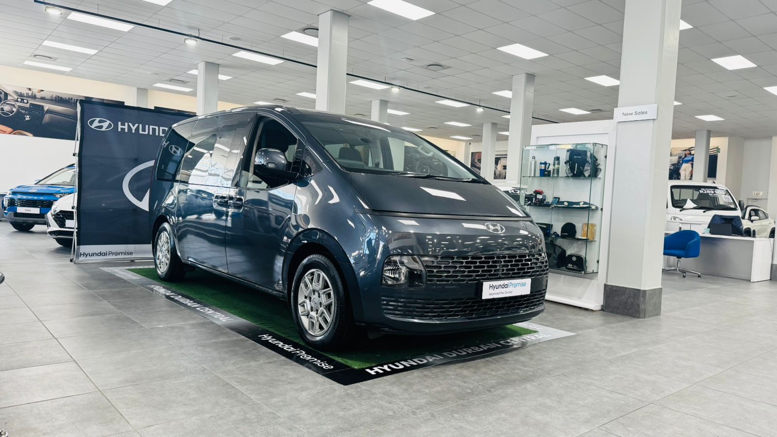 Hyundai Staria 2.2D Executive (9 Seater)