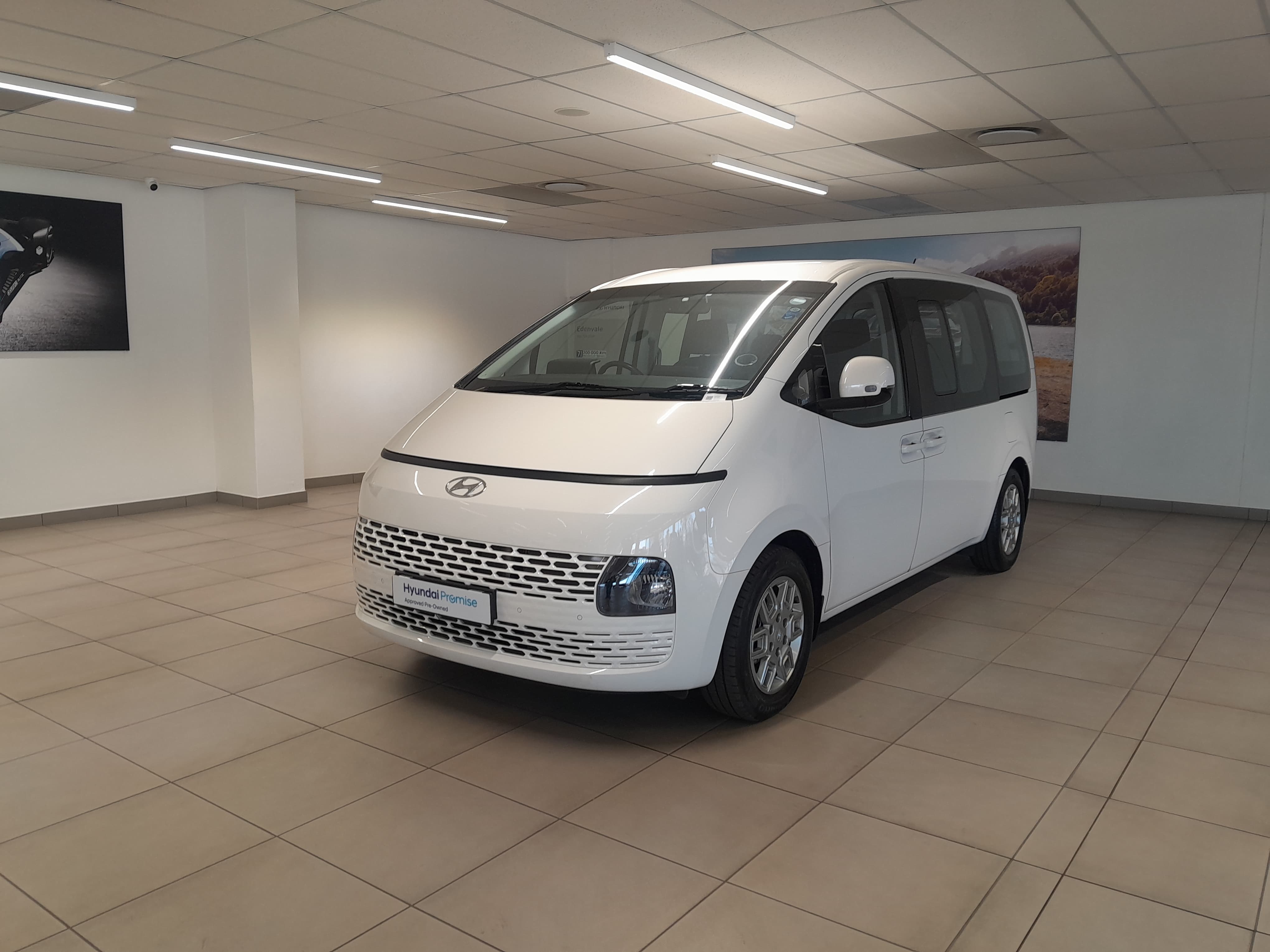 Hyundai Staria 2.2D Executive (9 Seater)