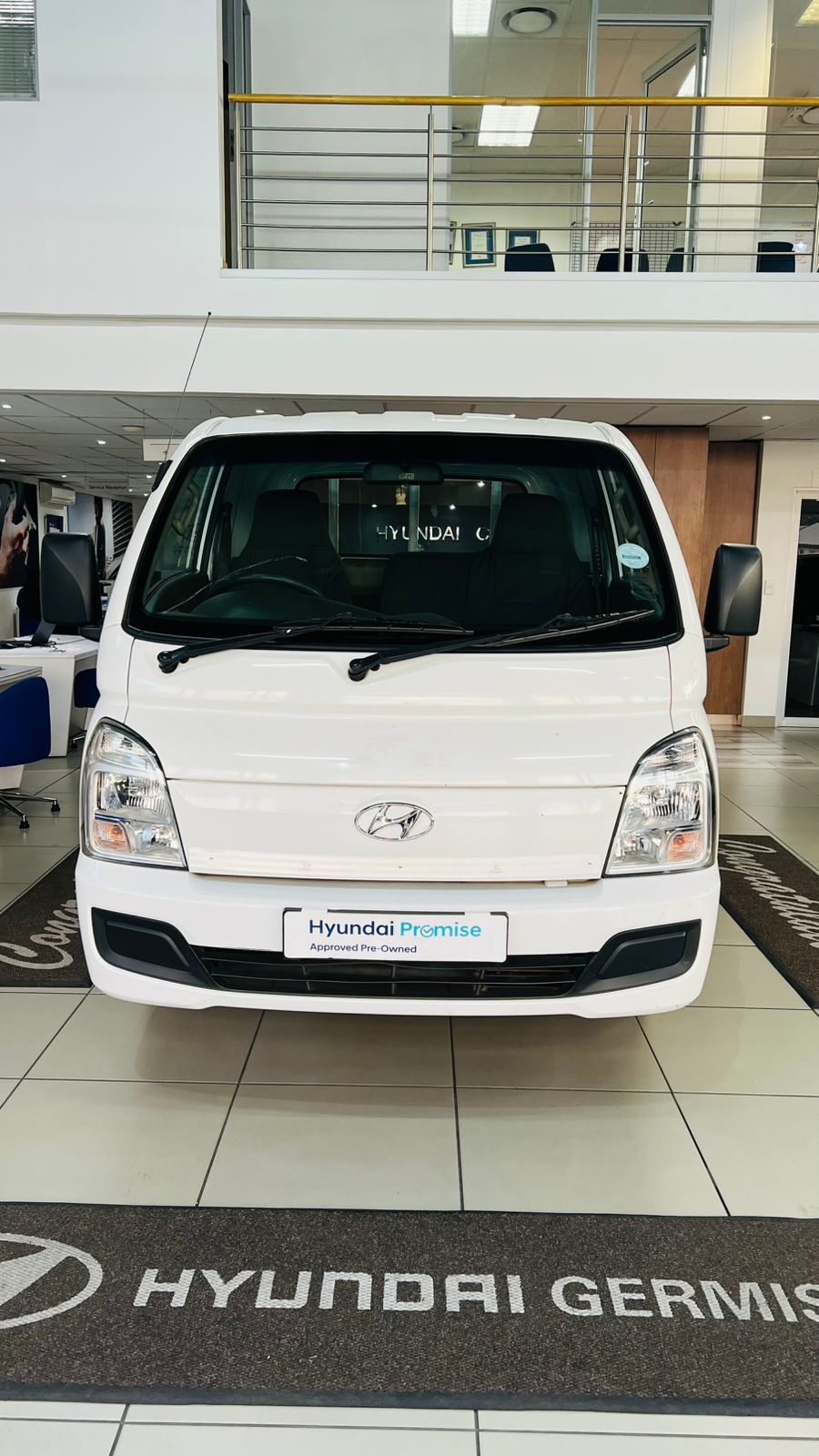Hyundai H100 2.6 D Euro II Dropside Aircon