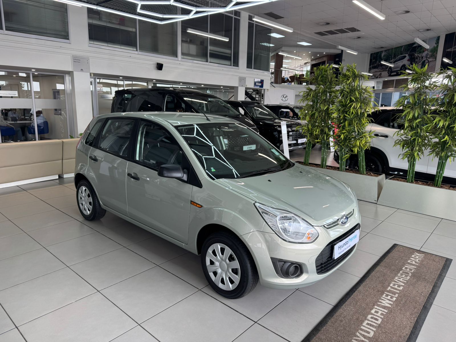 Ford Figo 1.4i Ambiente 5-Door Hatch Back