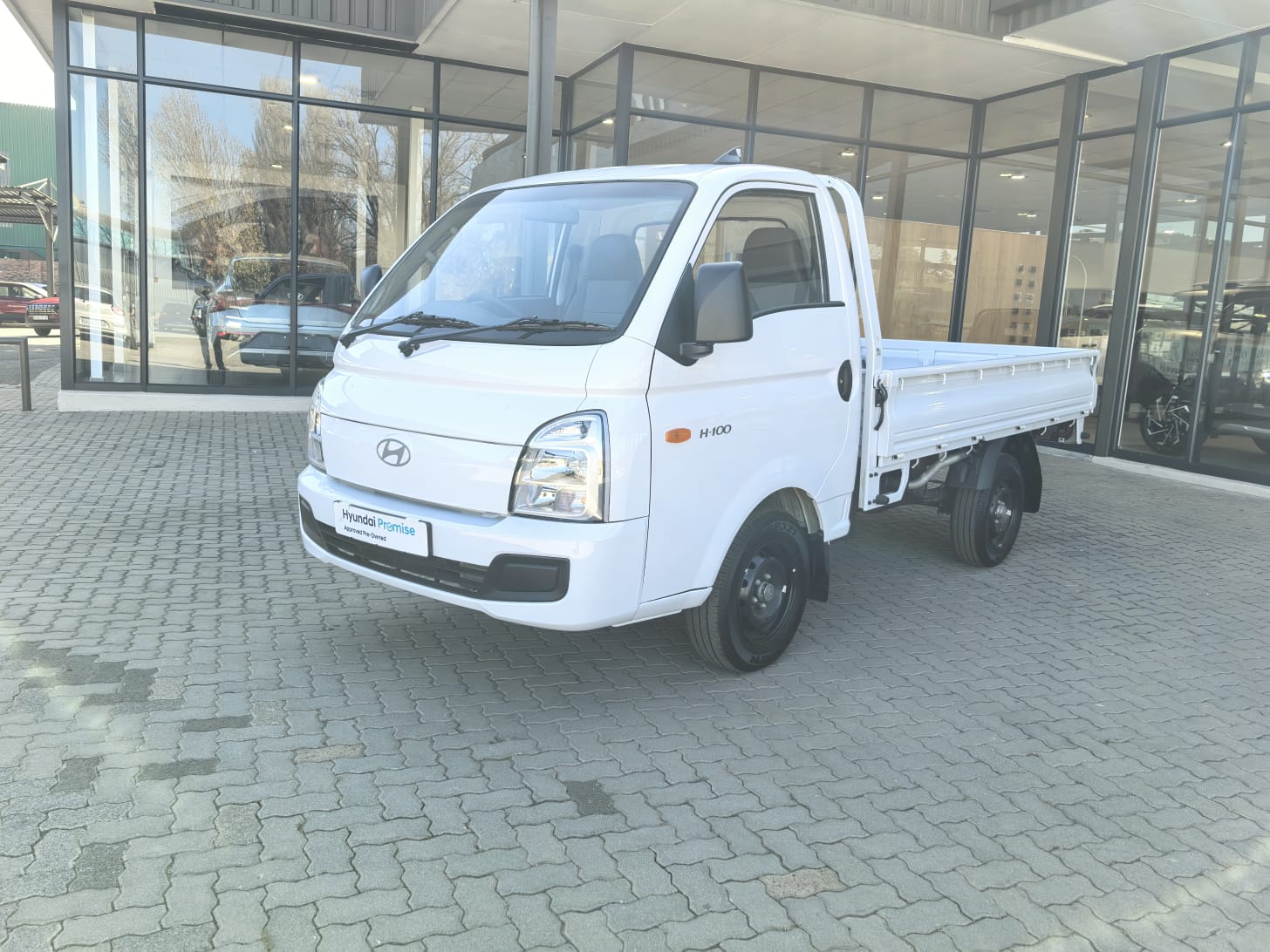 Hyundai H100 2.6 D Euro II Dropside Aircon