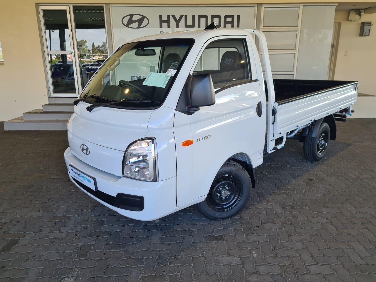 Hyundai H100 2.6 D Euro II Dropside Aircon