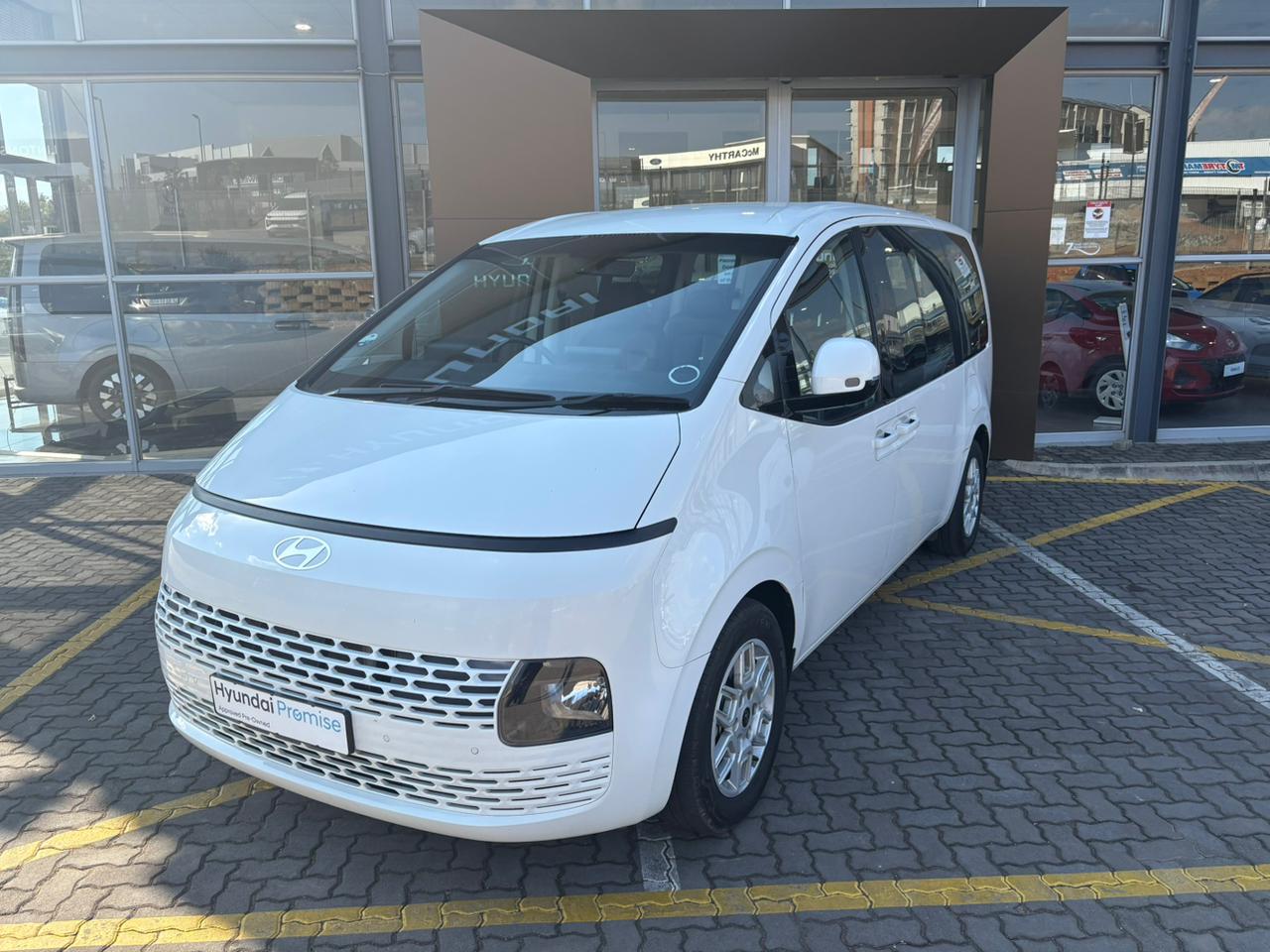 Hyundai Staria 2.2D Executive (9 Seater)