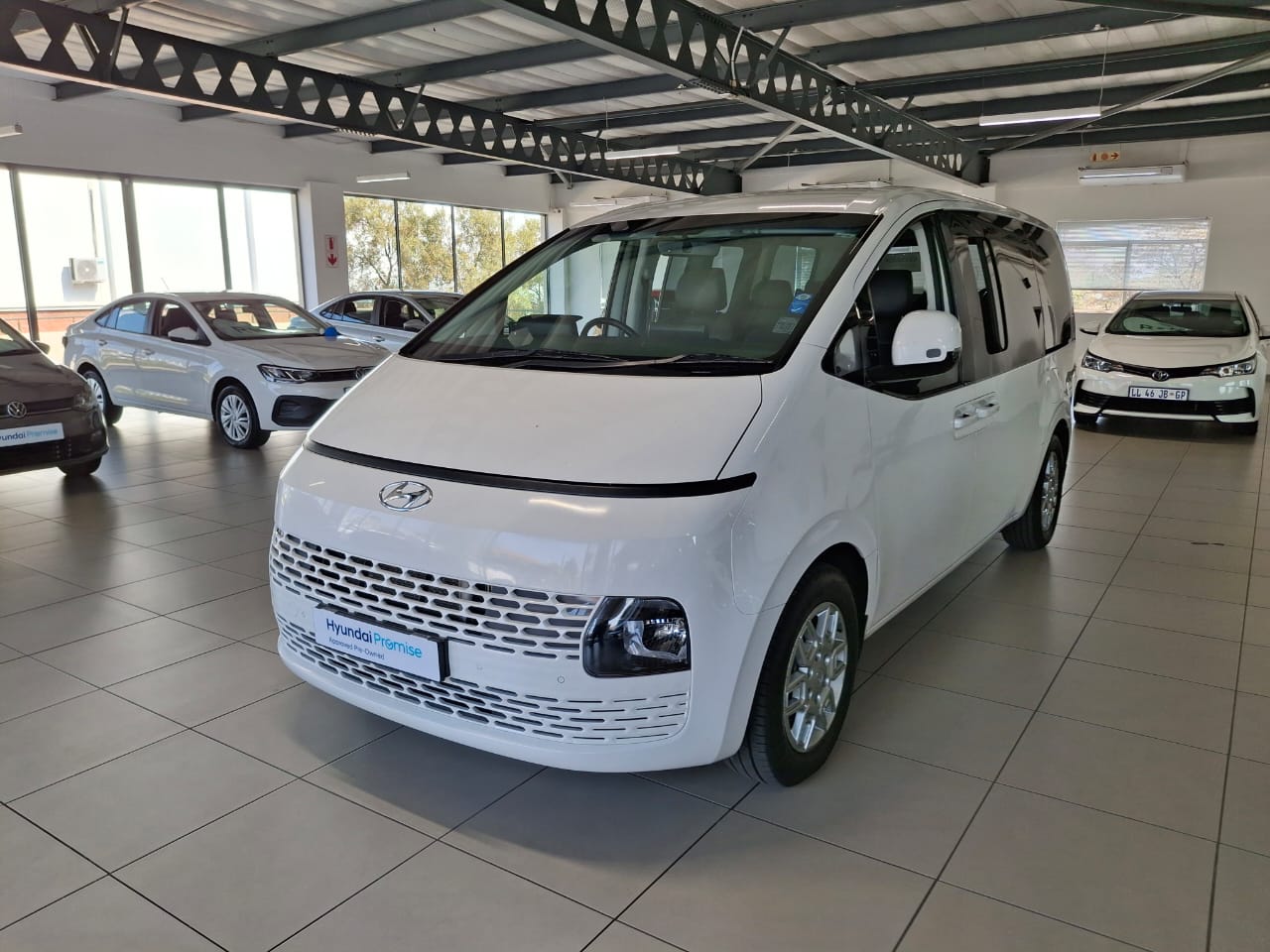Hyundai Staria 2.2D Executive (9 Seater)