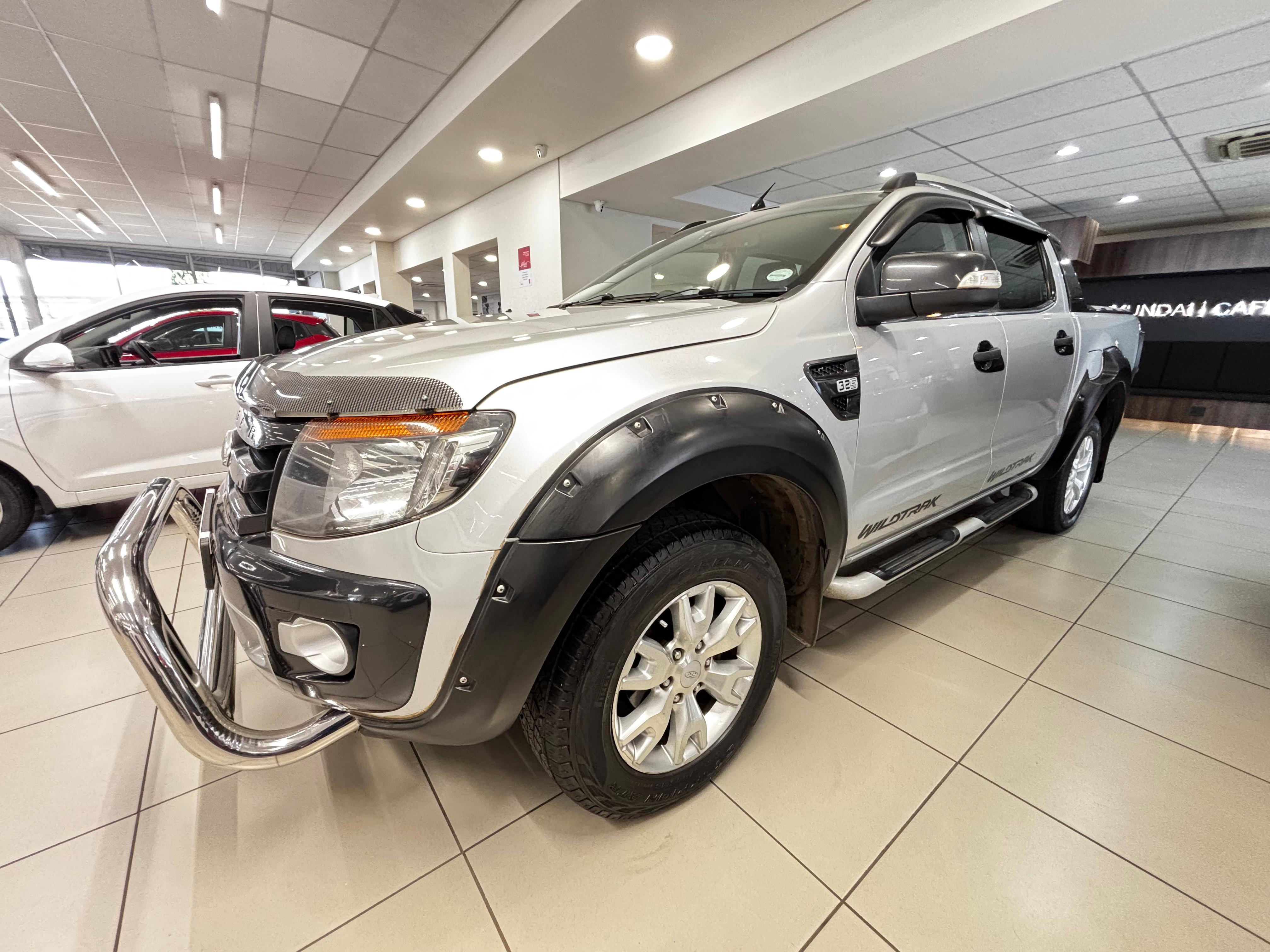 Ford Ranger V 3.2 TDCi XLT Double Cab Hi-Rider Auto