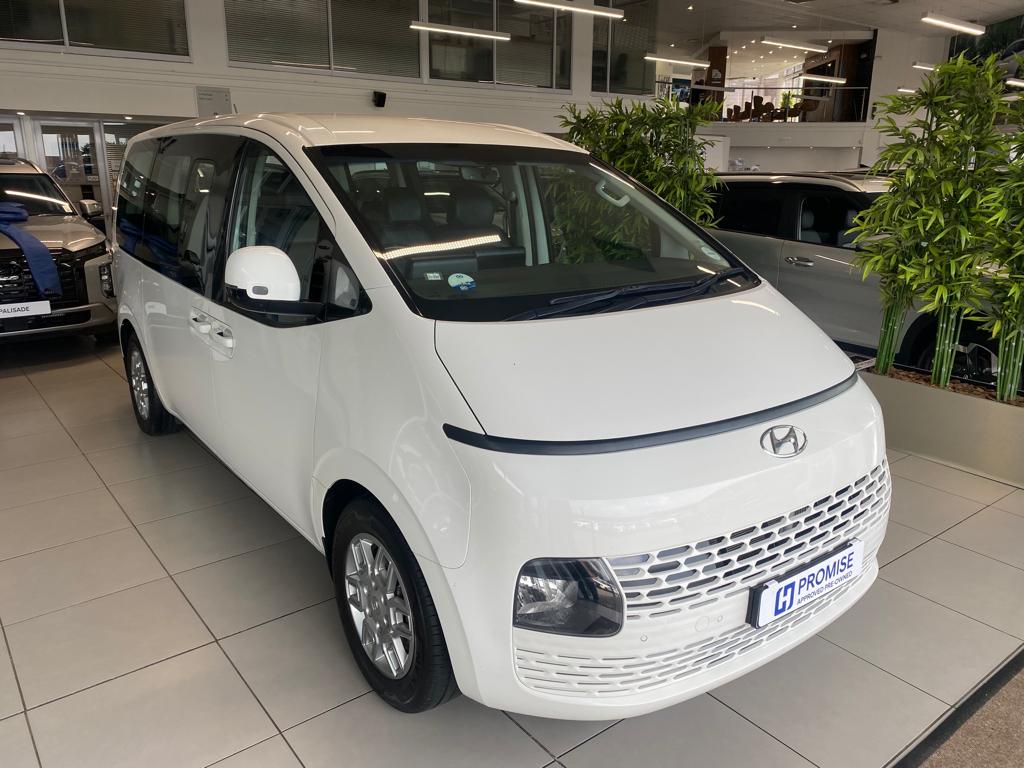 Hyundai Staria 2.2D Executive (9 Seater)