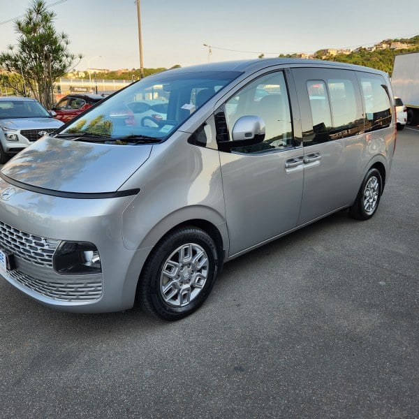 Hyundai Staria 2.2D Executive (9 Seater)