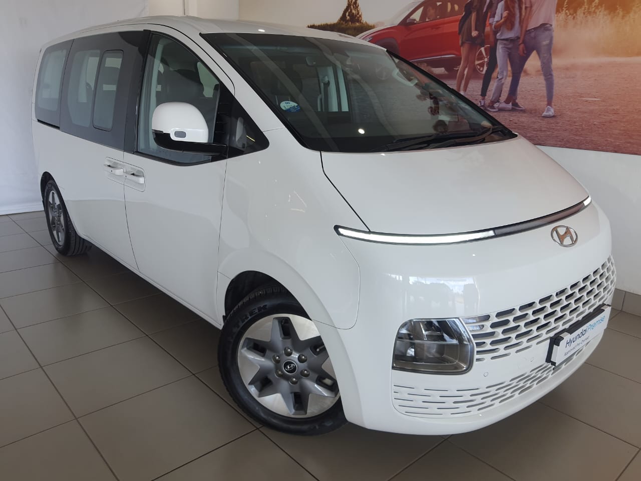 Hyundai Staria 2.2D Elite (9 Seater)