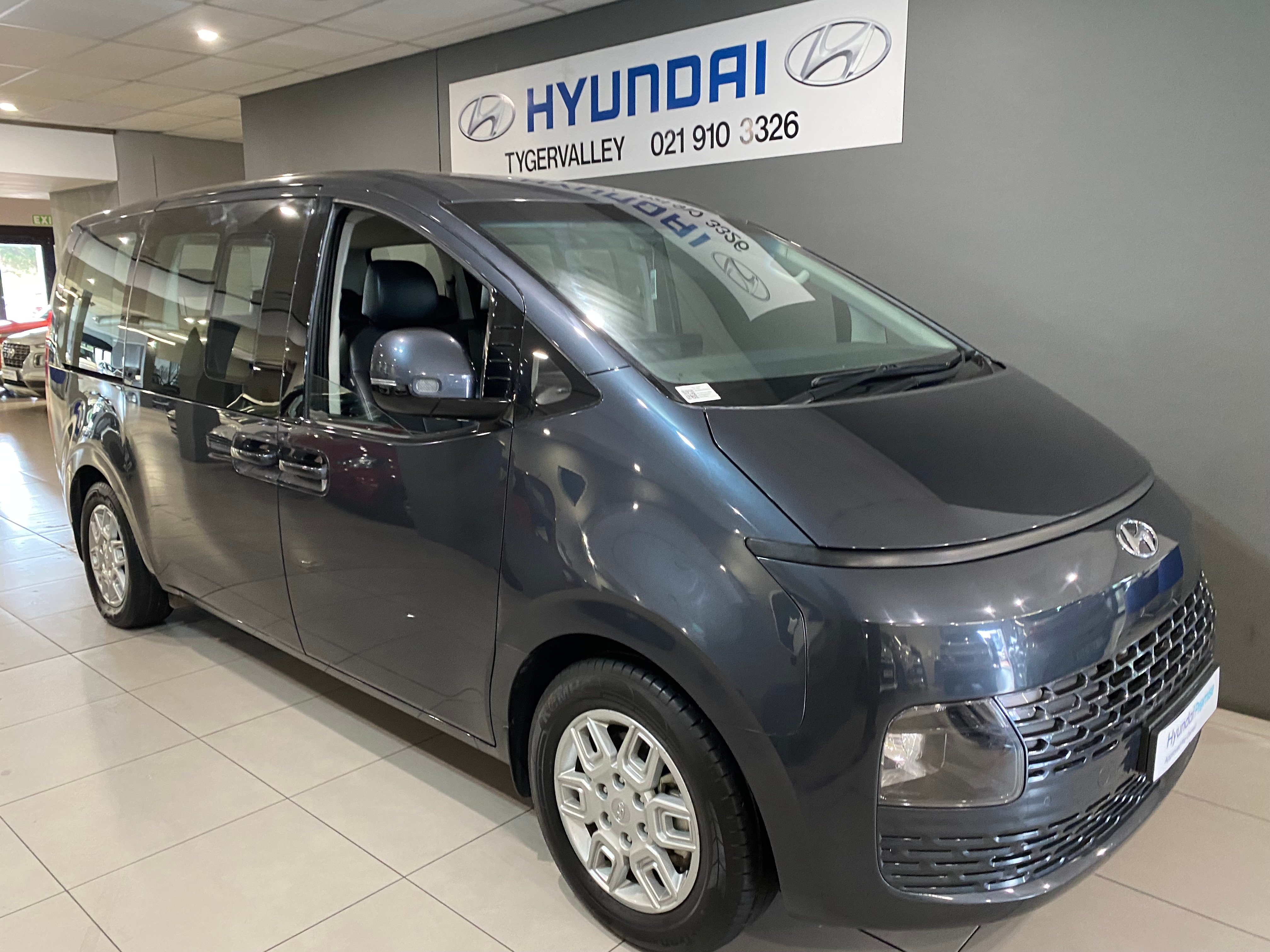 Hyundai Staria 2.2D Executive (9 Seater)